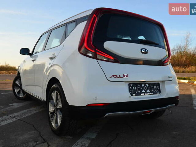 Білий Кіа Soul, об'ємом двигуна 0 л та пробігом 87 тис. км за 16150 $, фото 26 на Automoto.ua