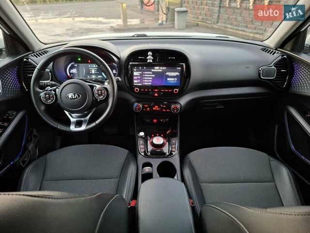 Белый Киа Soul, объемом двигателя 0 л и пробегом 147 тыс. км за 17700 $, фото 22 на Automoto.ua