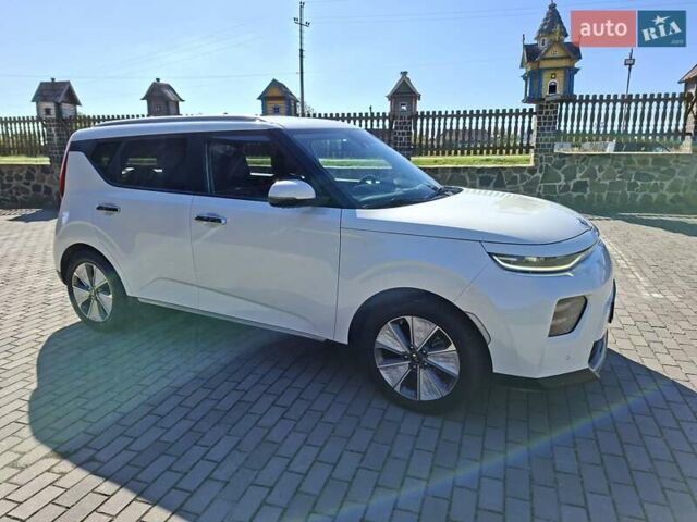 Белый Киа Soul, объемом двигателя 0 л и пробегом 146 тыс. км за 17800 $, фото 2 на Automoto.ua