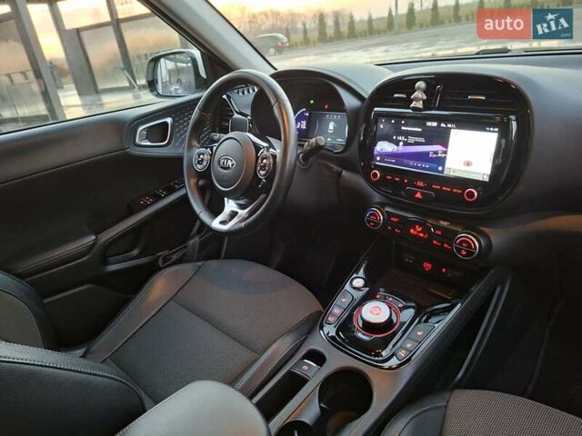 Белый Киа Soul, объемом двигателя 0 л и пробегом 147 тыс. км за 17700 $, фото 30 на Automoto.ua