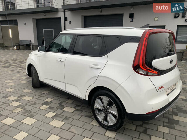 Білий Кіа Soul, об'ємом двигуна 0 л та пробігом 152 тис. км за 18999 $, фото 7 на Automoto.ua