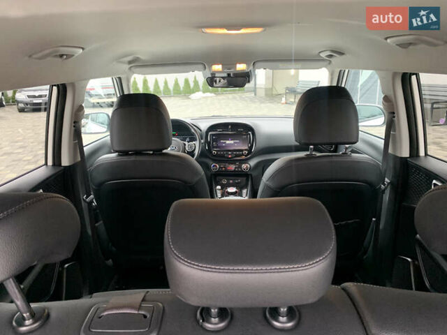 Білий Кіа Soul, об'ємом двигуна 0 л та пробігом 152 тис. км за 18999 $, фото 36 на Automoto.ua