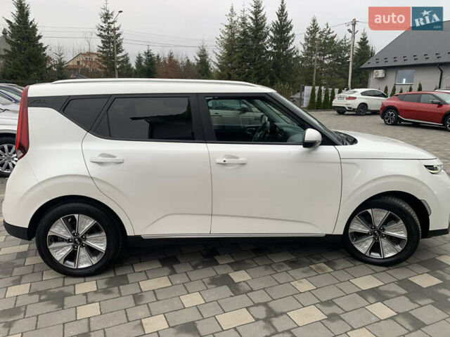 Білий Кіа Soul, об'ємом двигуна 0 л та пробігом 152 тис. км за 18999 $, фото 14 на Automoto.ua