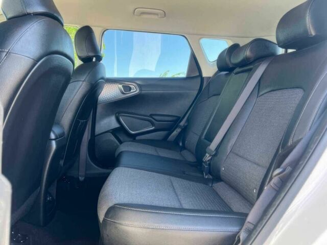 Белый Киа Soul, объемом двигателя 2 л и пробегом 80 тыс. км за 10250 $, фото 10 на Automoto.ua