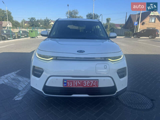 Белый Киа Soul, объемом двигателя 0 л и пробегом 111 тыс. км за 17500 $, фото 1 на Automoto.ua