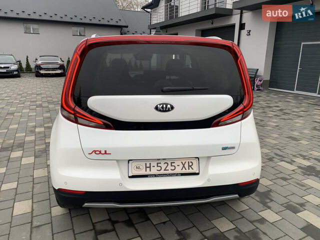Білий Кіа Soul, об'ємом двигуна 0 л та пробігом 152 тис. км за 18999 $, фото 8 на Automoto.ua
