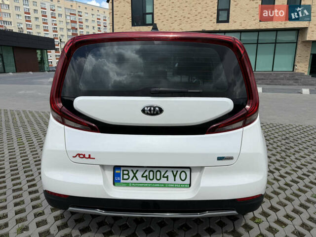 Белый Киа Soul, объемом двигателя 0 л и пробегом 70 тыс. км за 18200 $, фото 6 на Automoto.ua
