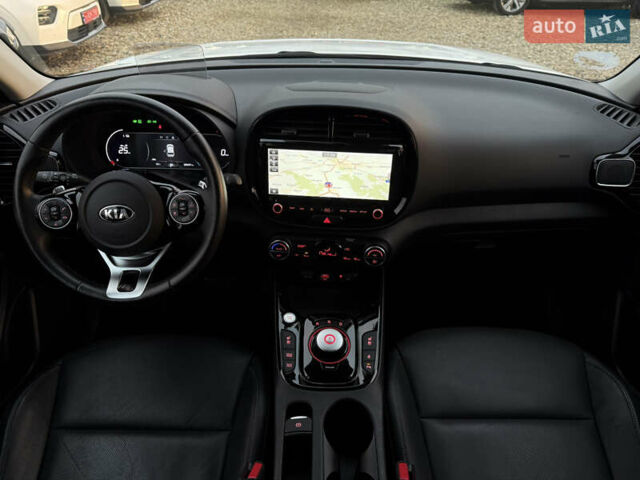 Белый Киа Soul, объемом двигателя 0 л и пробегом 26 тыс. км за 21500 $, фото 85 на Automoto.ua