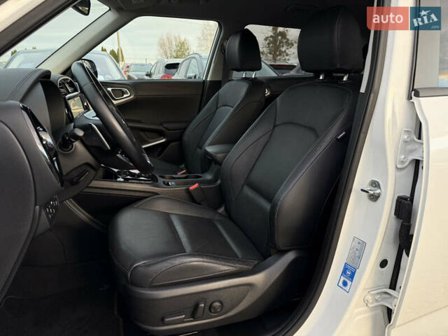 Белый Киа Soul, объемом двигателя 0 л и пробегом 26 тыс. км за 21500 $, фото 39 на Automoto.ua