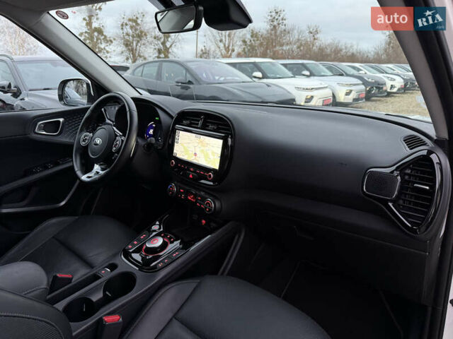 Белый Киа Soul, объемом двигателя 0 л и пробегом 26 тыс. км за 21500 $, фото 105 на Automoto.ua