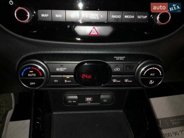 Белый Киа Soul, объемом двигателя 0 л и пробегом 40 тыс. км за 17900 $, фото 26 на Automoto.ua