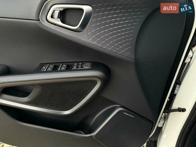 Белый Киа Soul, объемом двигателя 0 л и пробегом 26 тыс. км за 21500 $, фото 31 на Automoto.ua