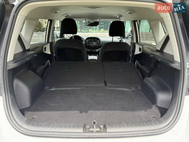 Белый Киа Soul, объемом двигателя 0 л и пробегом 70 тыс. км за 18200 $, фото 17 на Automoto.ua