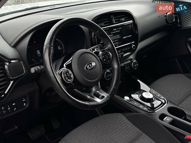 Белый Киа Soul, объемом двигателя 0 л и пробегом 113 тыс. км за 17450 $, фото 34 на Automoto.ua