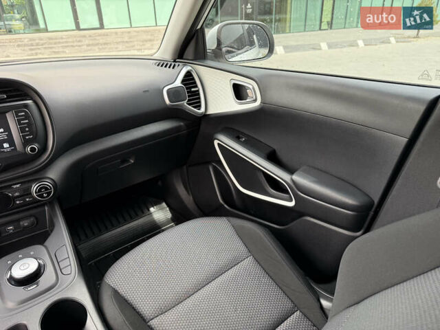 Белый Киа Soul, объемом двигателя 0 л и пробегом 70 тыс. км за 18200 $, фото 14 на Automoto.ua