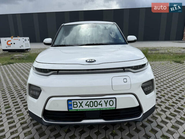 Белый Киа Soul, объемом двигателя 0 л и пробегом 70 тыс. км за 18200 $, фото 3 на Automoto.ua