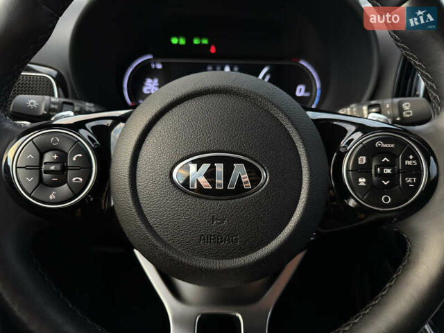 Белый Киа Soul, объемом двигателя 0 л и пробегом 26 тыс. км за 21500 $, фото 47 на Automoto.ua