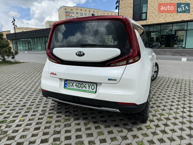 Белый Киа Soul, объемом двигателя 0 л и пробегом 70 тыс. км за 18200 $, фото 5 на Automoto.ua