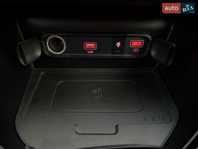 Белый Киа Soul, объемом двигателя 0 л и пробегом 26 тыс. км за 21500 $, фото 71 на Automoto.ua