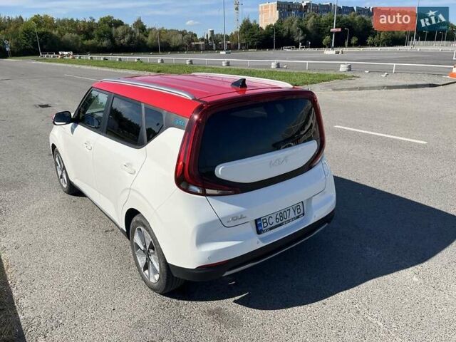 Белый Киа Soul, объемом двигателя 0 л и пробегом 40 тыс. км за 17900 $, фото 3 на Automoto.ua