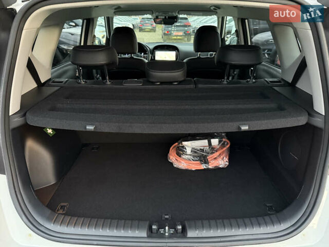 Белый Киа Soul, объемом двигателя 0 л и пробегом 26 тыс. км за 21500 $, фото 97 на Automoto.ua