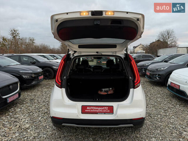 Белый Киа Soul, объемом двигателя 0 л и пробегом 26 тыс. км за 21500 $, фото 96 на Automoto.ua