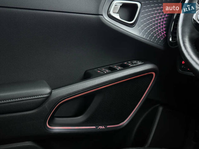 Белый Киа Soul, объемом двигателя 0 л и пробегом 26 тыс. км за 21500 $, фото 6 на Automoto.ua