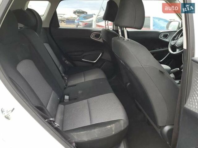 Білий Кіа Soul, об'ємом двигуна 2 л та пробігом 35 тис. км за 6000 $, фото 10 на Automoto.ua