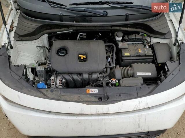 Білий Кіа Soul, об'ємом двигуна 2 л та пробігом 35 тис. км за 6000 $, фото 11 на Automoto.ua