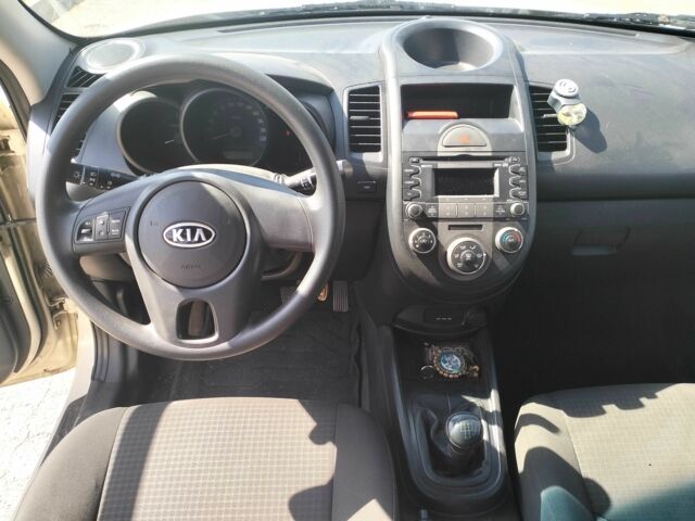 Бежевый Киа Soul, объемом двигателя 1.6 л и пробегом 233 тыс. км за 5499 $, фото 15 на Automoto.ua