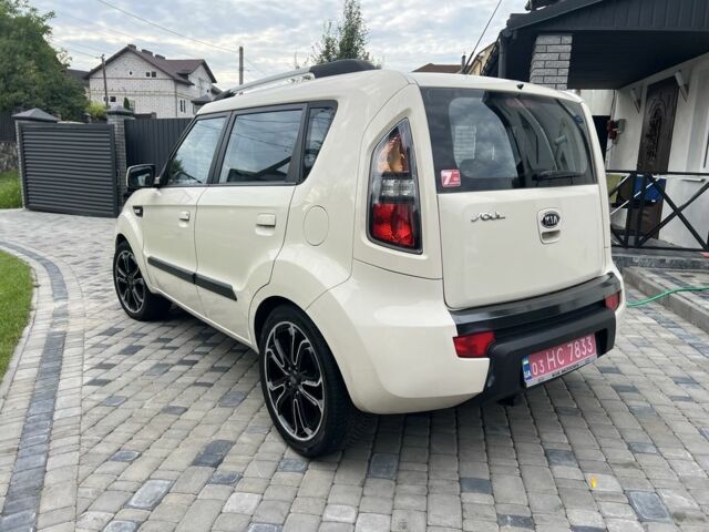 Бежевий Кіа Soul, об'ємом двигуна 1.6 л та пробігом 230 тис. км за 5700 $, фото 4 на Automoto.ua