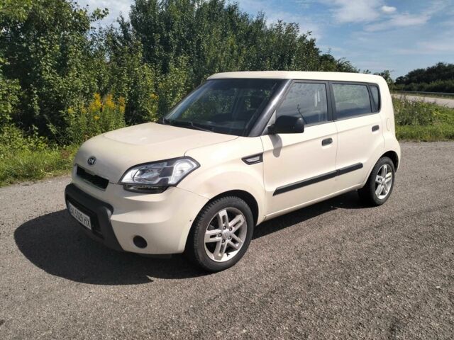 Бежевый Киа Soul, объемом двигателя 1.6 л и пробегом 233 тыс. км за 5499 $, фото 2 на Automoto.ua