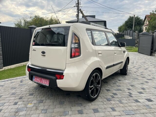 Бежевий Кіа Soul, об'ємом двигуна 1.6 л та пробігом 230 тис. км за 5700 $, фото 10 на Automoto.ua