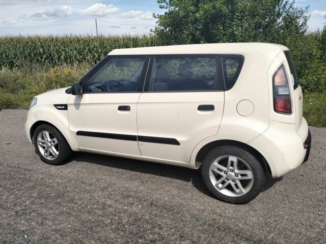 Бежевый Киа Soul, объемом двигателя 1.6 л и пробегом 233 тыс. км за 5499 $, фото 5 на Automoto.ua