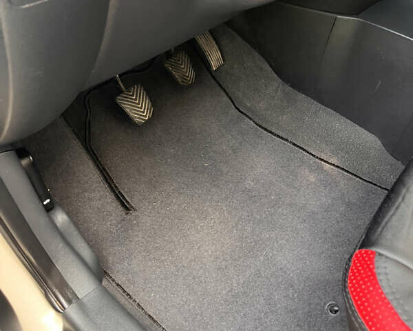 Бежевый Киа Soul, объемом двигателя 1.6 л и пробегом 190 тыс. км за 7400 $, фото 13 на Automoto.ua