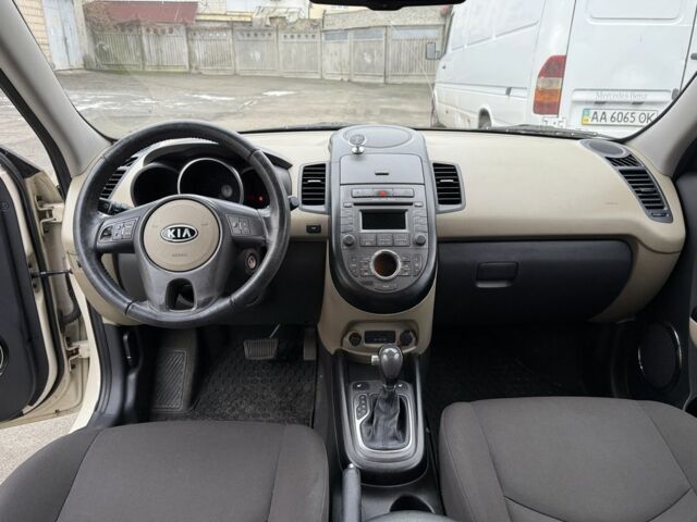 Бежевый Киа Soul, объемом двигателя 1.6 л и пробегом 160 тыс. км за 8000 $, фото 6 на Automoto.ua