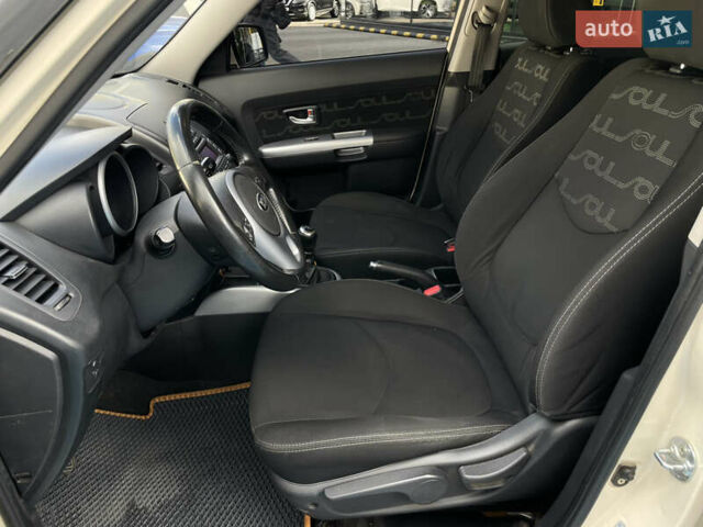 Бежевий Кіа Soul, об'ємом двигуна 1.58 л та пробігом 141 тис. км за 8900 $, фото 20 на Automoto.ua