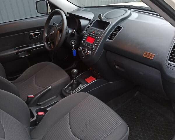 Бежевый Киа Soul, объемом двигателя 1.59 л и пробегом 193 тыс. км за 7200 $, фото 15 на Automoto.ua