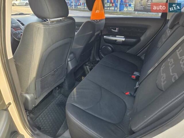 Бежевый Киа Soul, объемом двигателя 1.6 л и пробегом 115 тыс. км за 10500 $, фото 22 на Automoto.ua