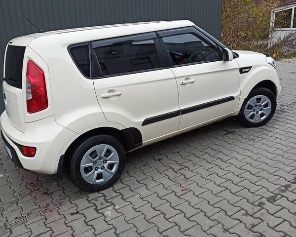 Бежевый Киа Soul, объемом двигателя 1.59 л и пробегом 193 тыс. км за 7200 $, фото 7 на Automoto.ua