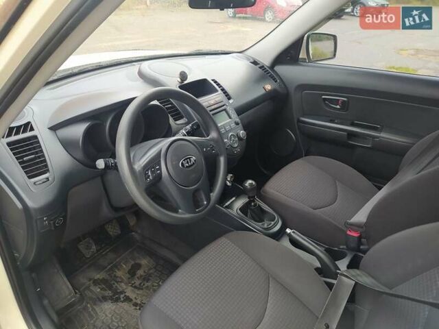 Бежевий Кіа Soul, об'ємом двигуна 1.6 л та пробігом 200 тис. км за 7200 $, фото 2 на Automoto.ua