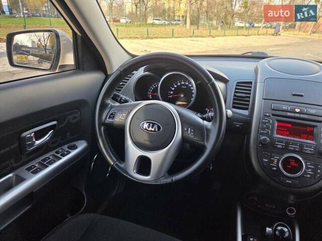 Бежевый Киа Soul, объемом двигателя 1.6 л и пробегом 115 тыс. км за 10500 $, фото 11 на Automoto.ua