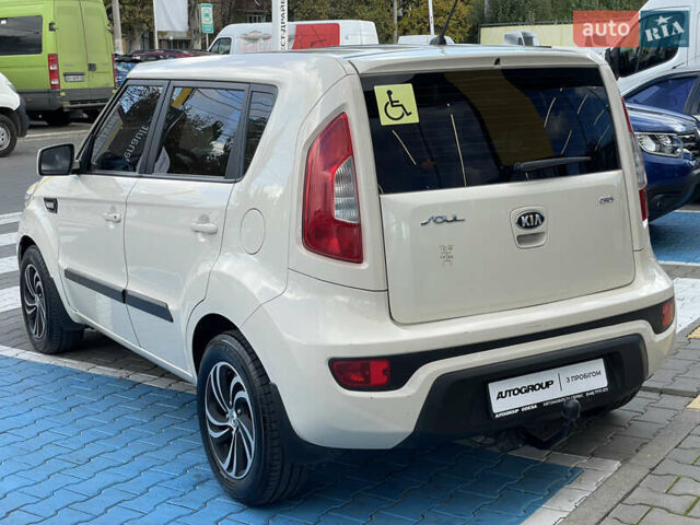 Бежевий Кіа Soul, об'ємом двигуна 1.58 л та пробігом 141 тис. км за 8900 $, фото 6 на Automoto.ua