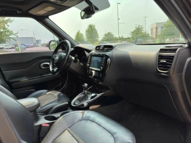 Черный Киа Soul, объемом двигателя 2 л и пробегом 119 тыс. км за 2200 $, фото 10 на Automoto.ua