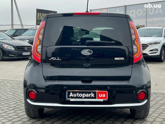 Черный Киа Soul, объемом двигателя 0 л и пробегом 100 тыс. км за 9790 $, фото 6 на Automoto.ua