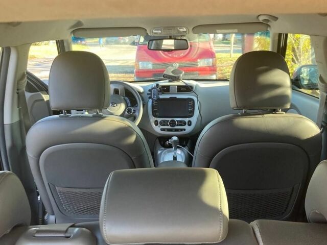 Чорний Кіа Soul, об'ємом двигуна 0 л та пробігом 175 тис. км за 6000 $, фото 8 на Automoto.ua