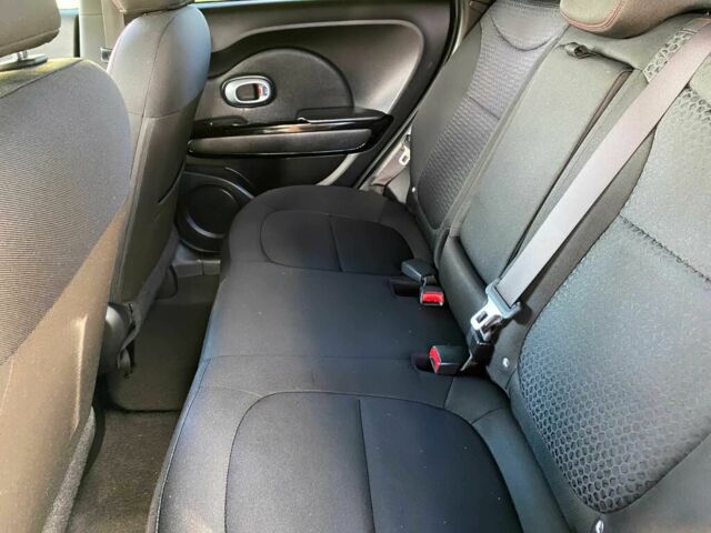 Черный Киа Soul, объемом двигателя 2 л и пробегом 74 тыс. км за 3500 $, фото 10 на Automoto.ua
