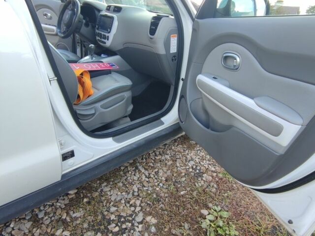 Черный Киа Soul, объемом двигателя 0 л и пробегом 122 тыс. км за 5600 $, фото 10 на Automoto.ua