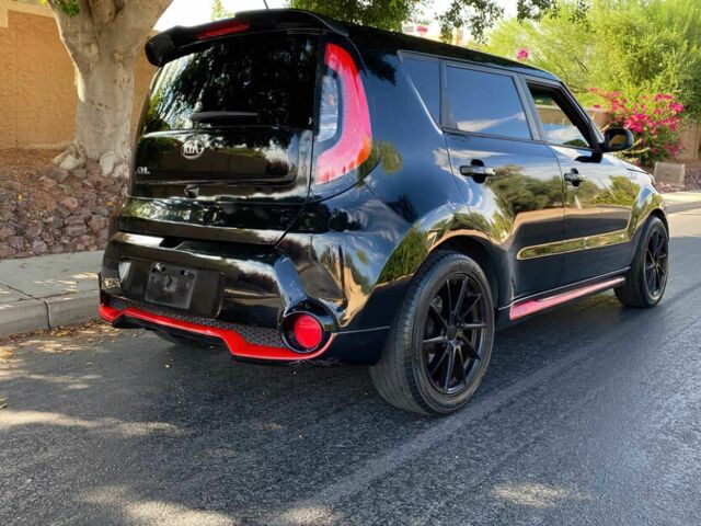 Черный Киа Soul, объемом двигателя 2 л и пробегом 74 тыс. км за 3500 $, фото 5 на Automoto.ua