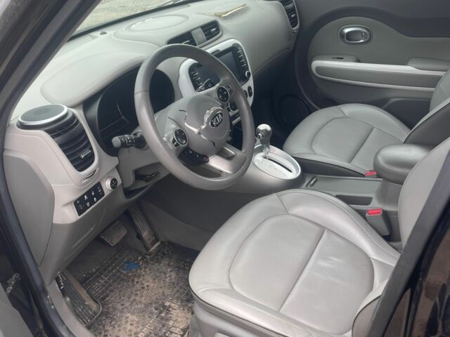 Чорний Кіа Soul, об'ємом двигуна 0 л та пробігом 100 тис. км за 3500 $, фото 5 на Automoto.ua